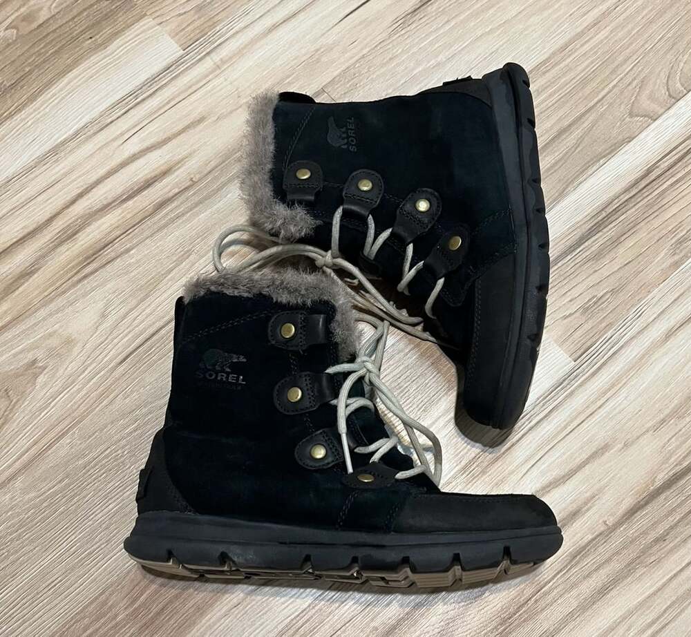 Sorel Explorer Joan Size 7.5 Black Suede Faux Fur Waterproof Winter Boots